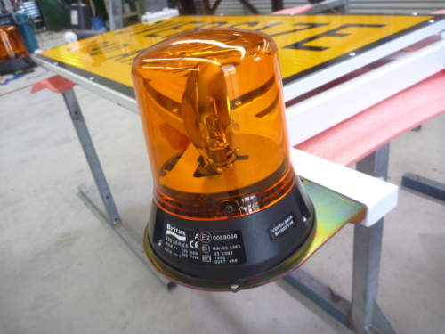 Pilot Vehicle w Beacon